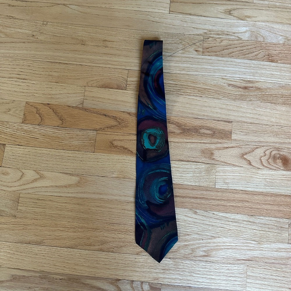 Albert Nipon tie